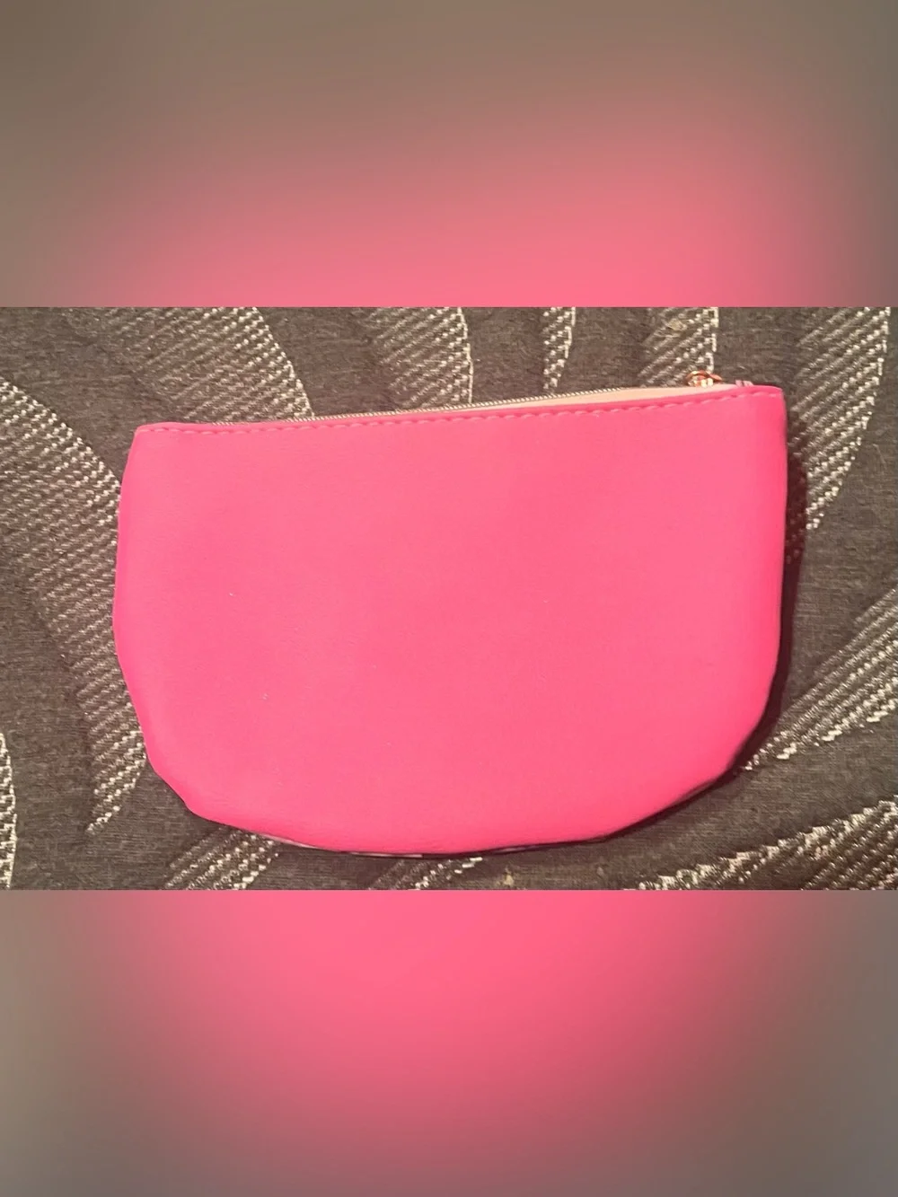 NNW Ipsy May 2022 Makeup Bag Collectible